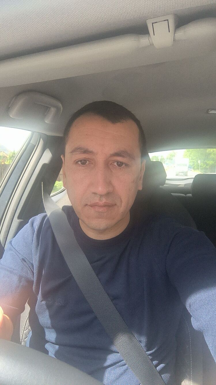  43327903  Bobby, 41 ,    