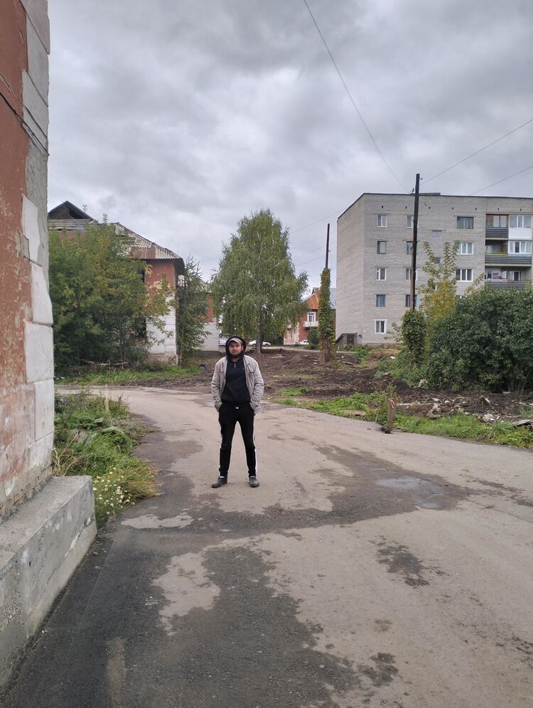  51990483  Zaur, 33 ,    