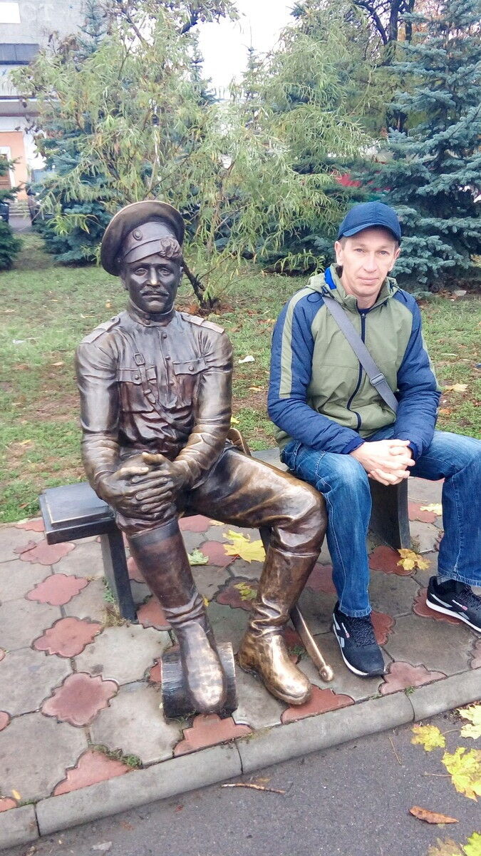  10718543  Oleg, 53 ,    