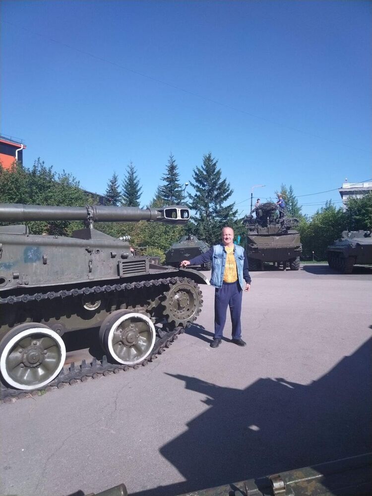  37302973  , 51 ,    