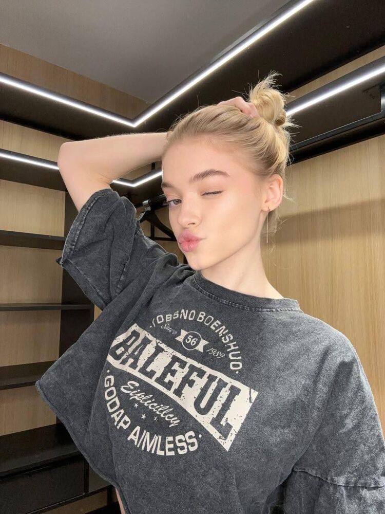  52942673  Belliana, 26 ,    