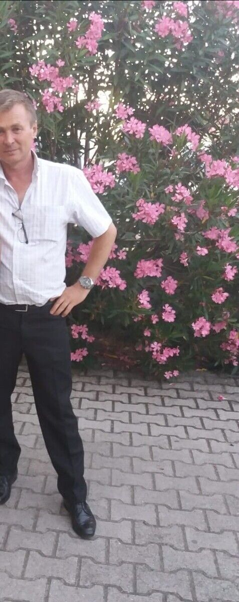  -,   Lubomir, 62 ,  