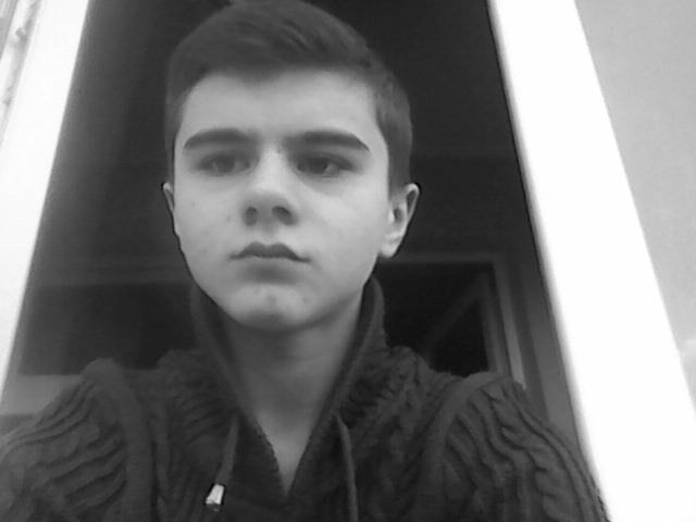  5900223  Anton, 28 ,    