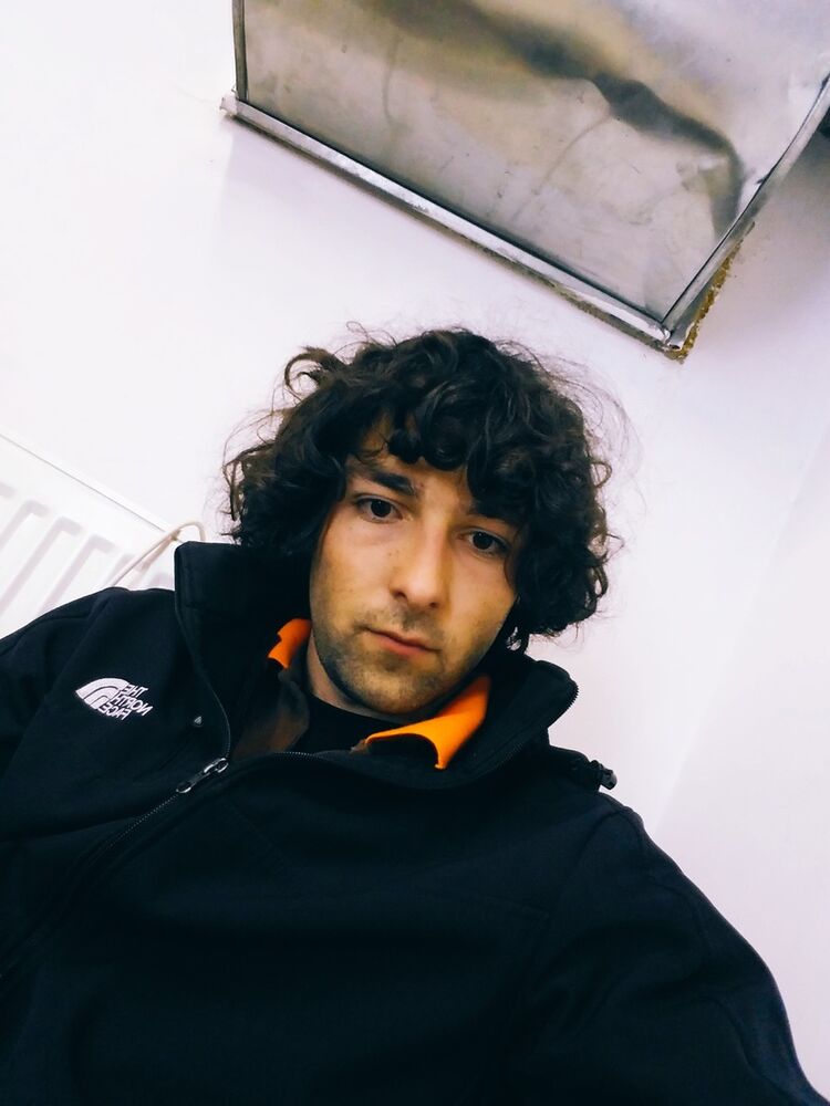  19833043  Gio, 28 ,    