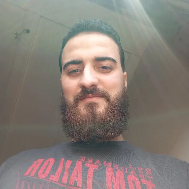  47066923  Adem, 26 ,    