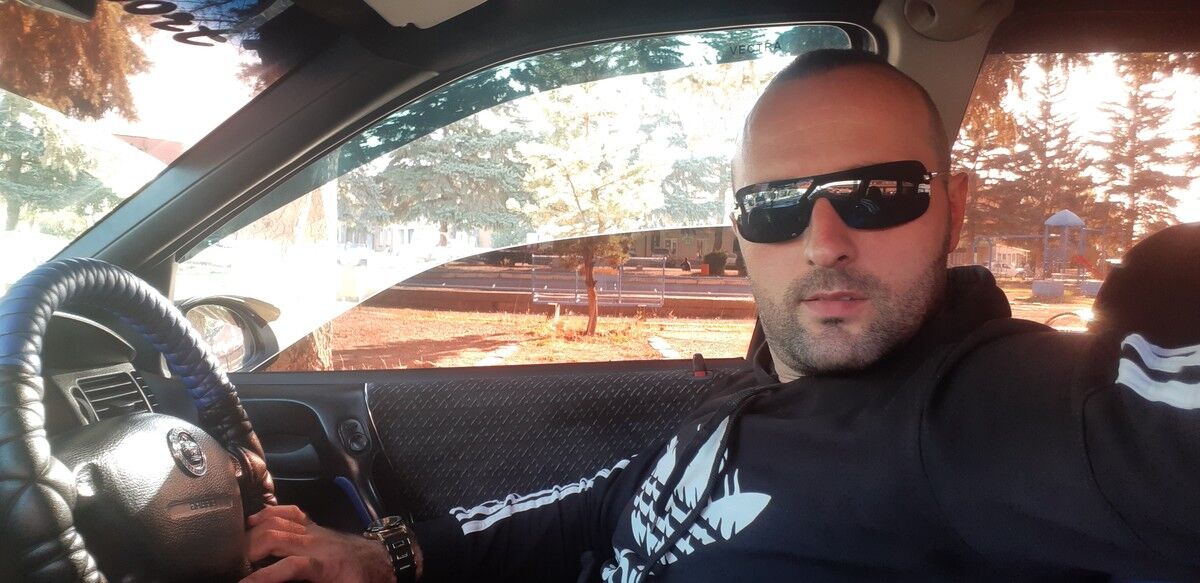  18492133  ARTYOM, 35 ,    