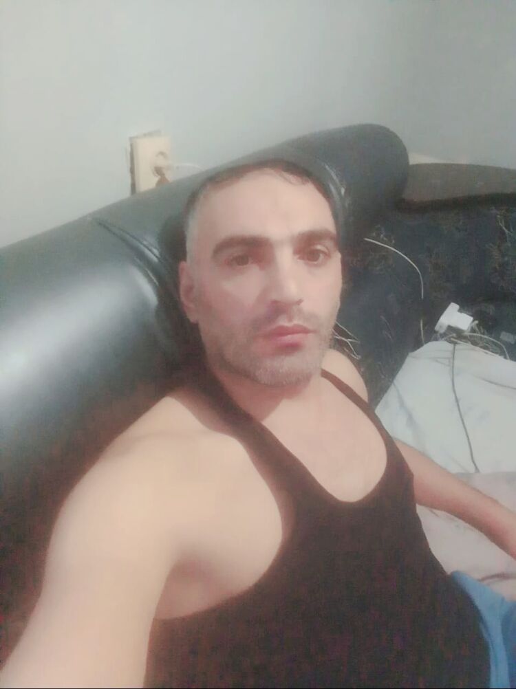  48329363  Parviz, 43 ,    