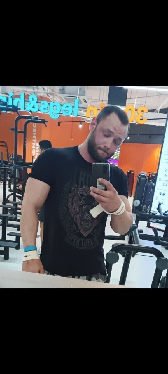  48676573   , 37 ,    