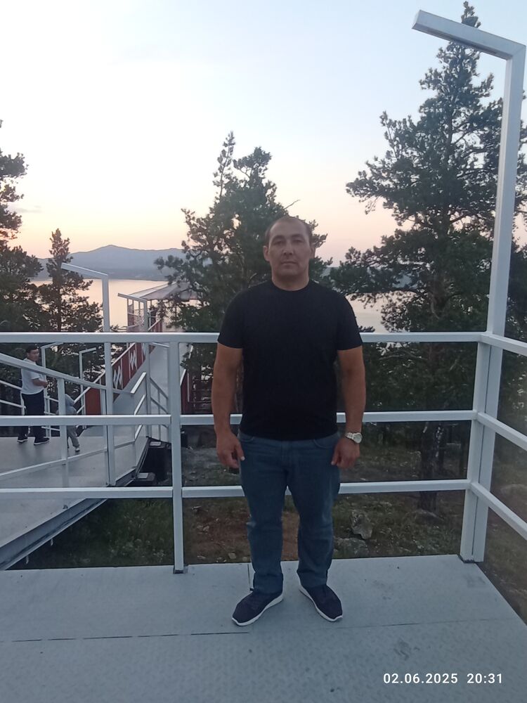  ,   AIbek, 32 ,   ,   , c , 