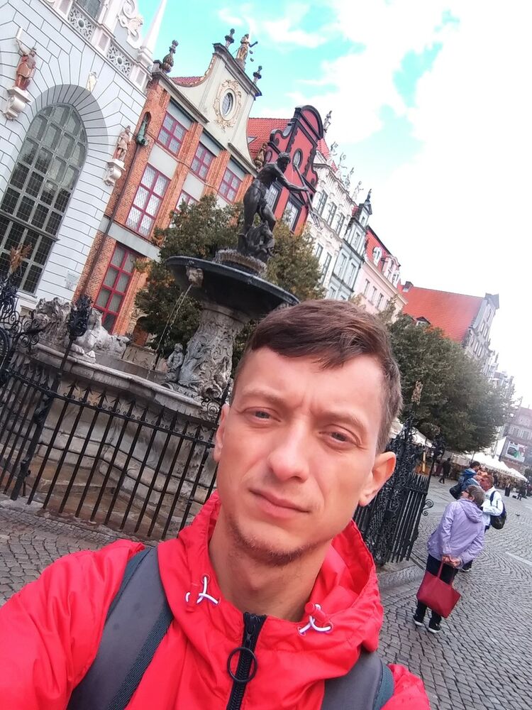  19284473  Viktor, 38 ,    