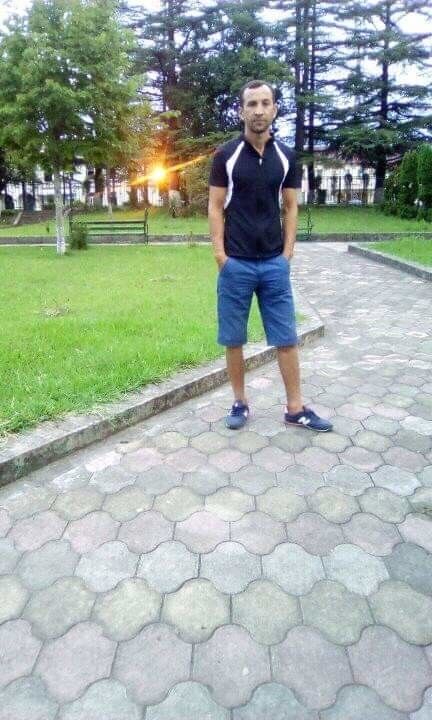  18408933  Badri, 43 ,    