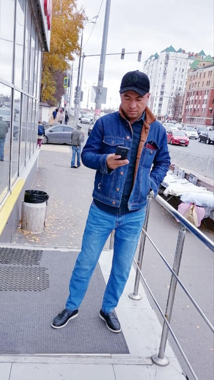  43839483  , 34 ,    