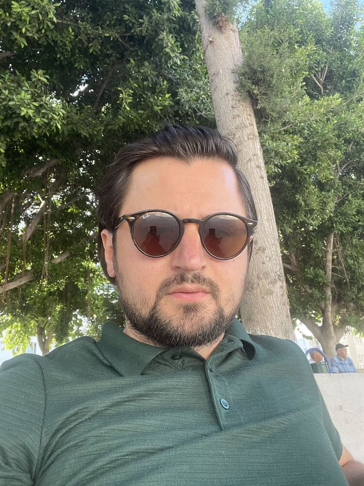  31611183  Vasif, 38 ,    