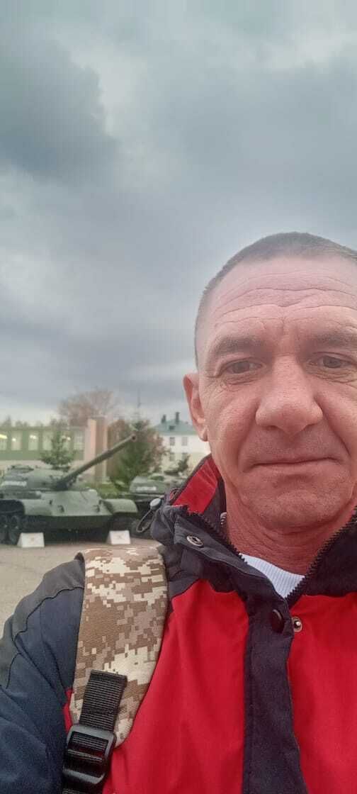  54142753  Andrei, 46 ,    