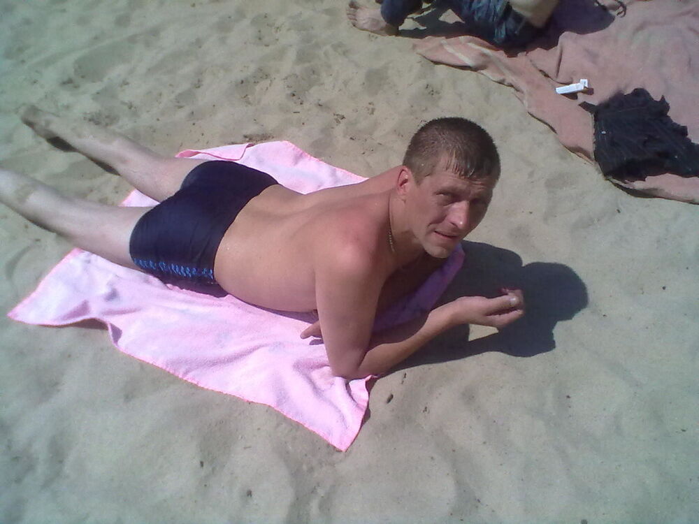  4273173  Rostislav, 49 ,    