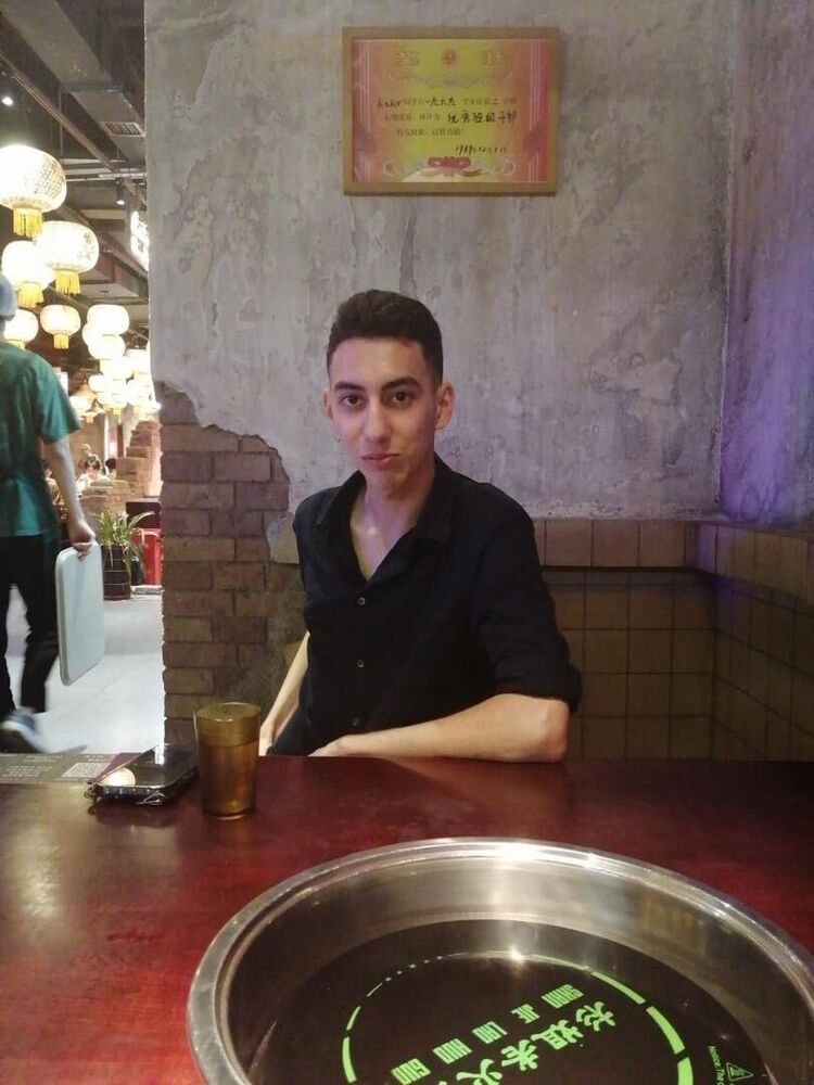  52880163  , 19 ,    