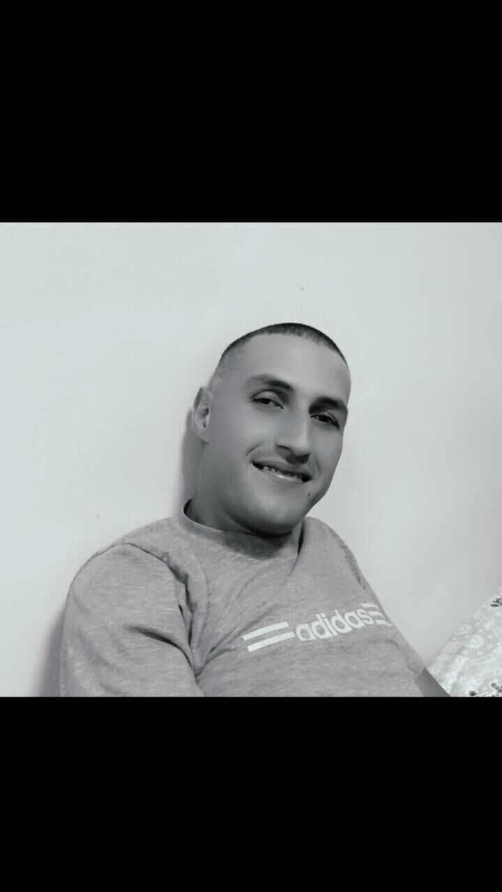  -,   Edgar, 32 ,   ,   