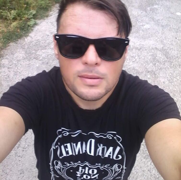  26457113  Niko, 33 ,    