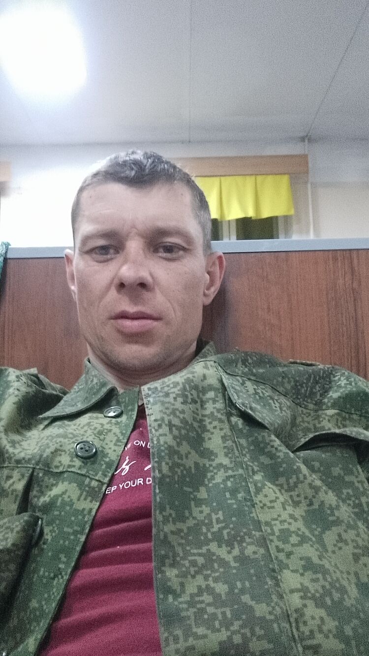  30935663  Endry, 42 ,    