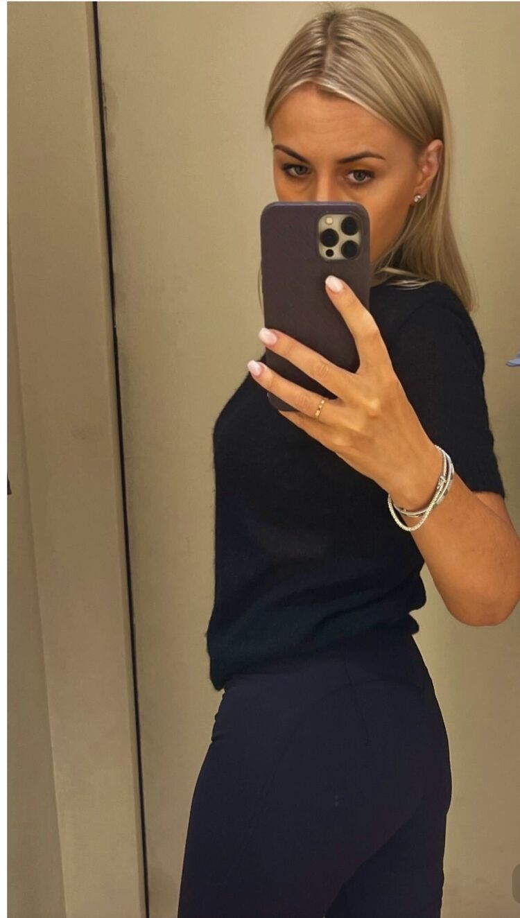  52342153  Katrin, 44 ,    