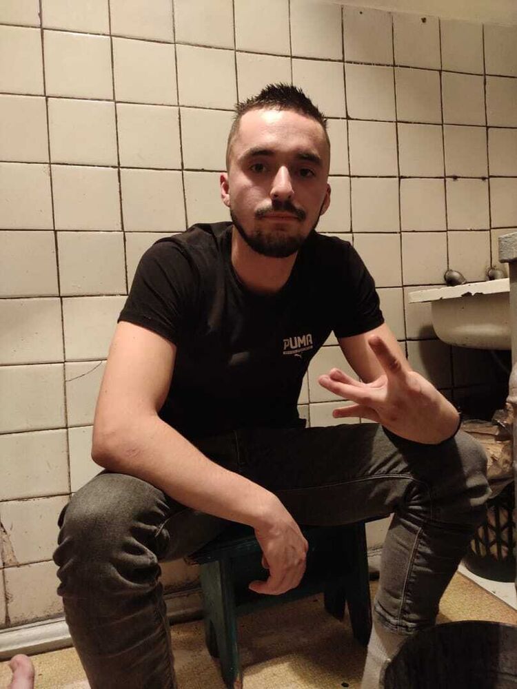  45618893  , 23 ,    