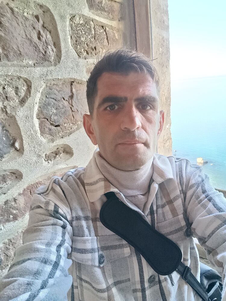  47679013  Adem, 43 ,    