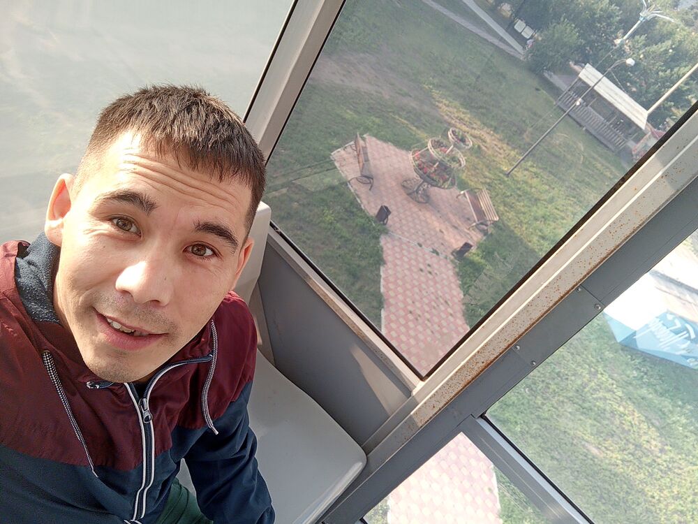  45453483  Petr, 33 ,    