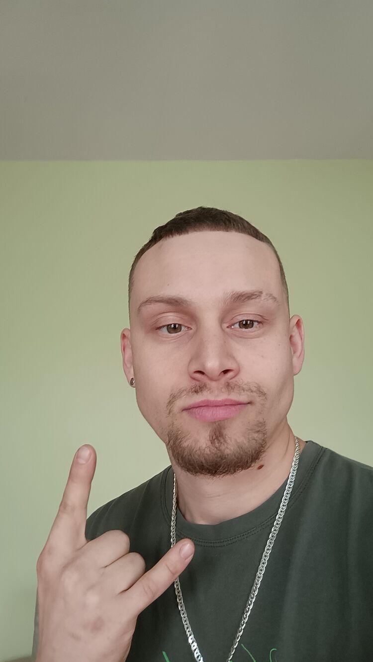  31053523  Leonid, 31 ,    