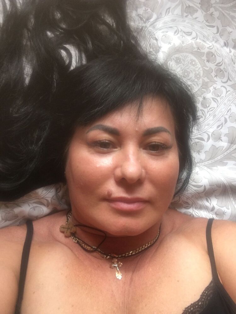  54636933  Elena, 51 ,    