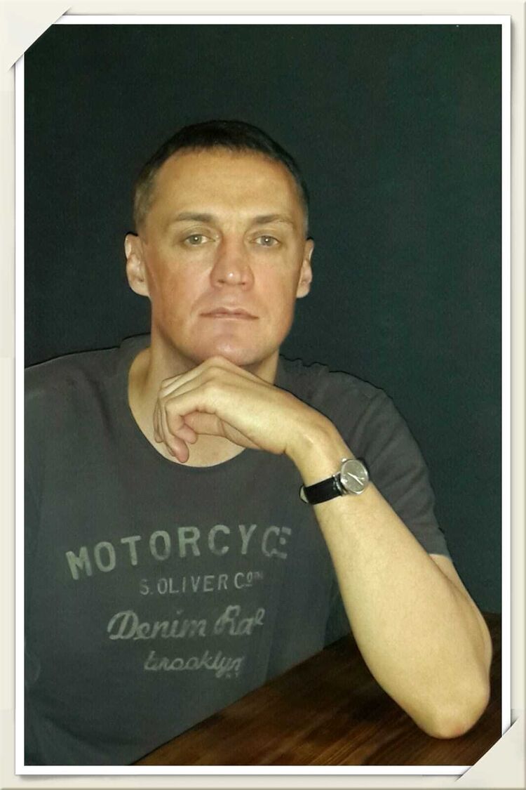  ,   Valentin, 43 ,   ,   