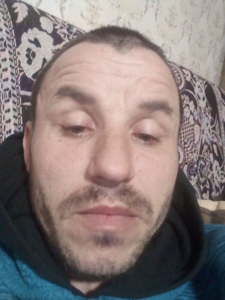  33496813  Genadi, 24 ,    