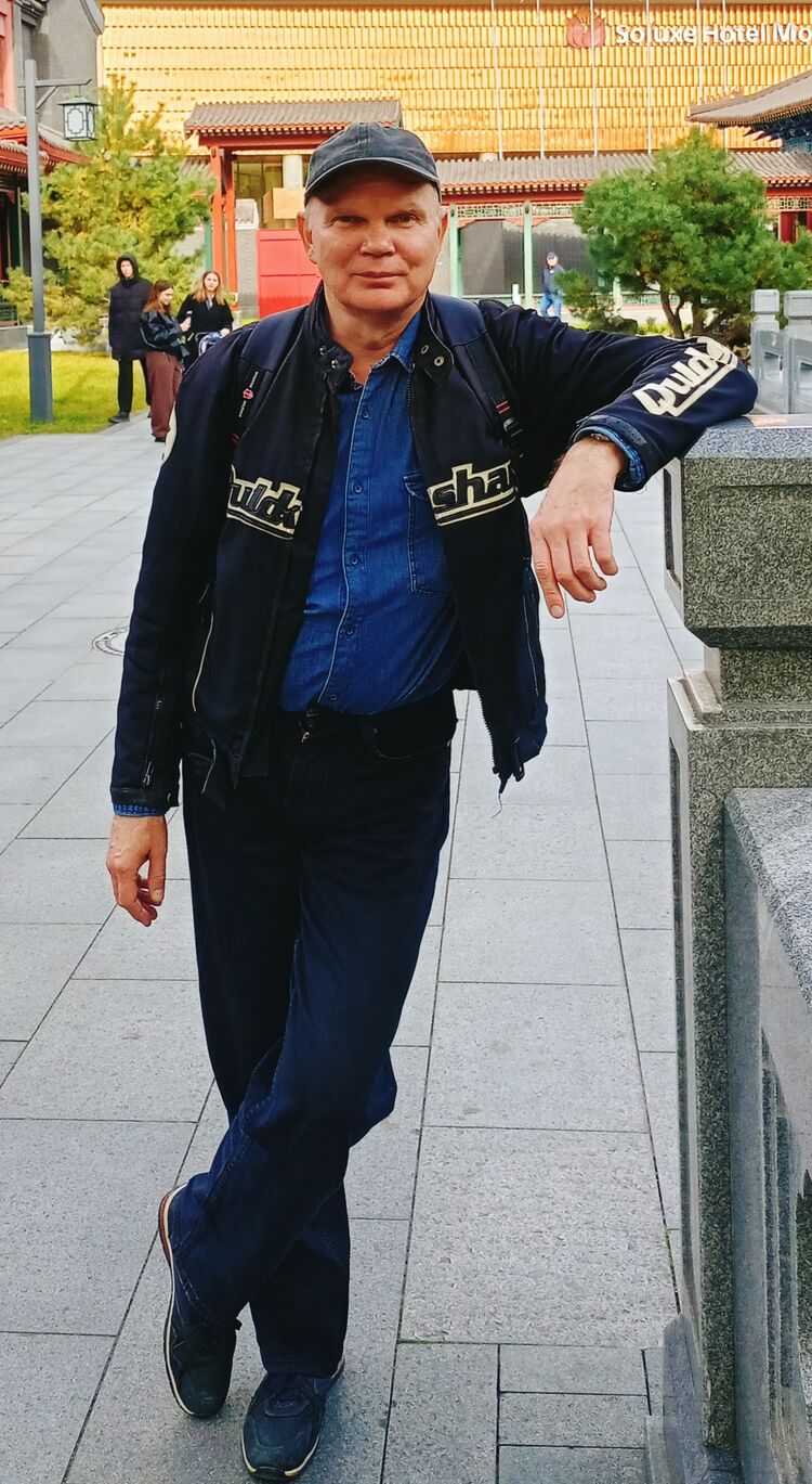  54602383  Alex, 47 ,    