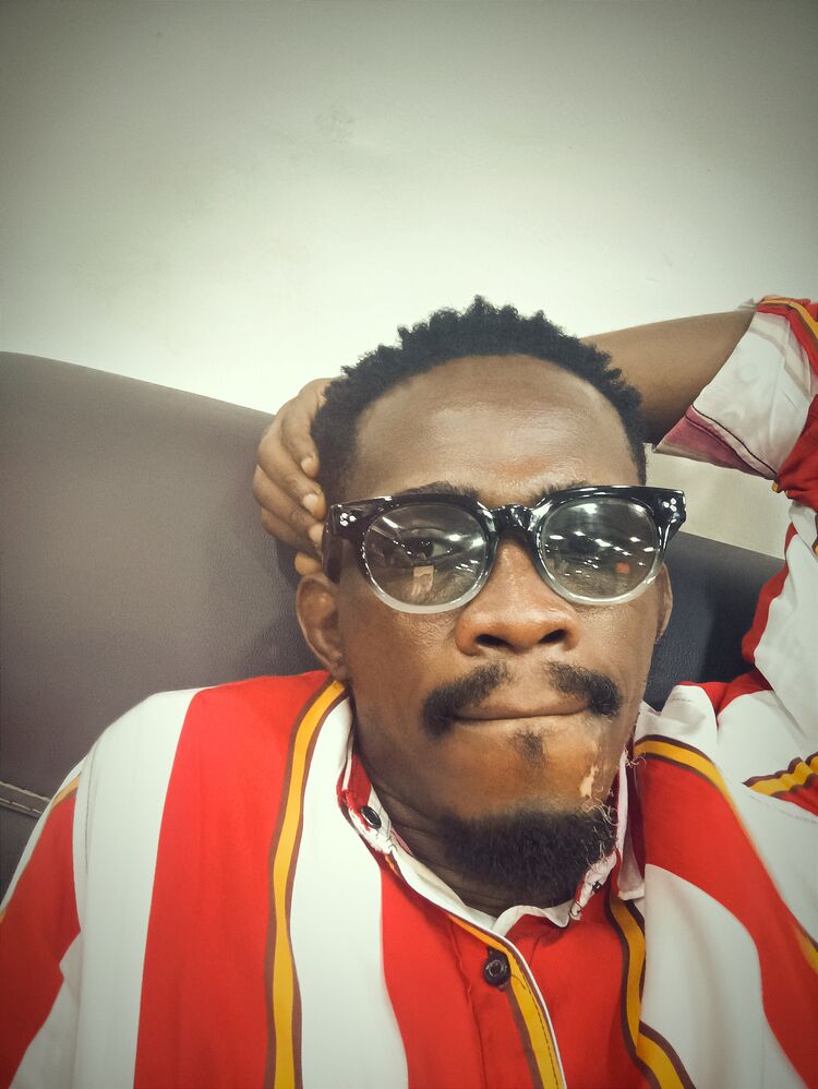  Lagos,   George Chike, 33 ,     , c 