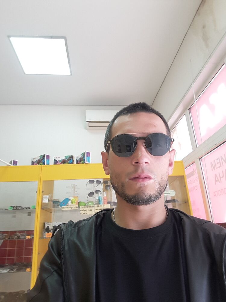  42750793  Alexander, 37 ,    --