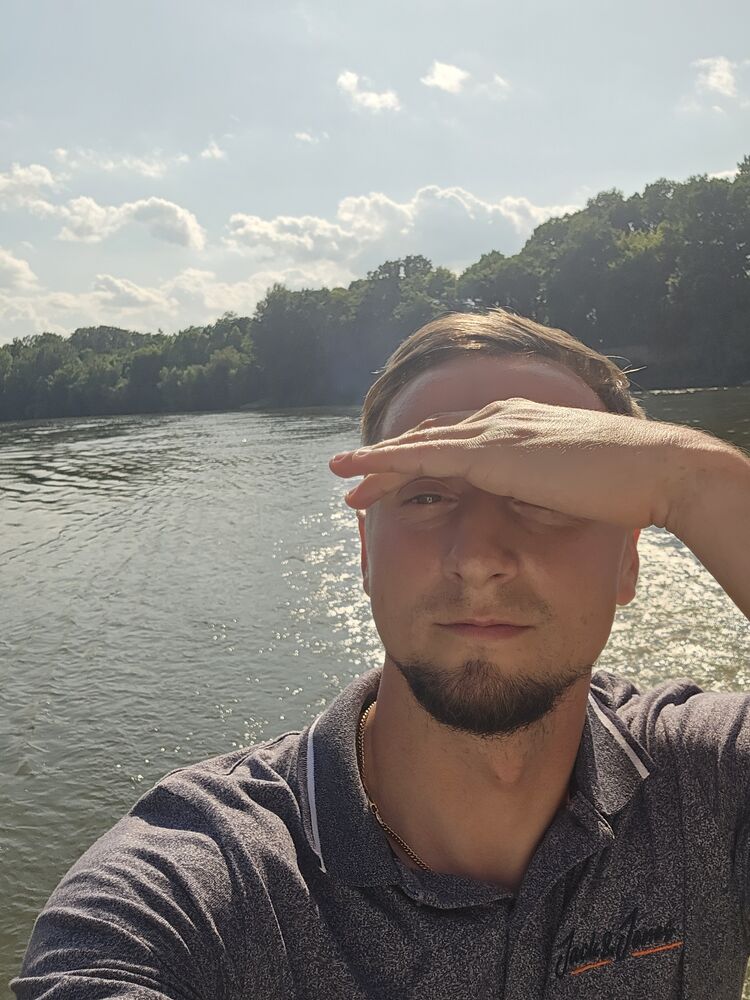  ,   Valeriu, 32 ,   ,   