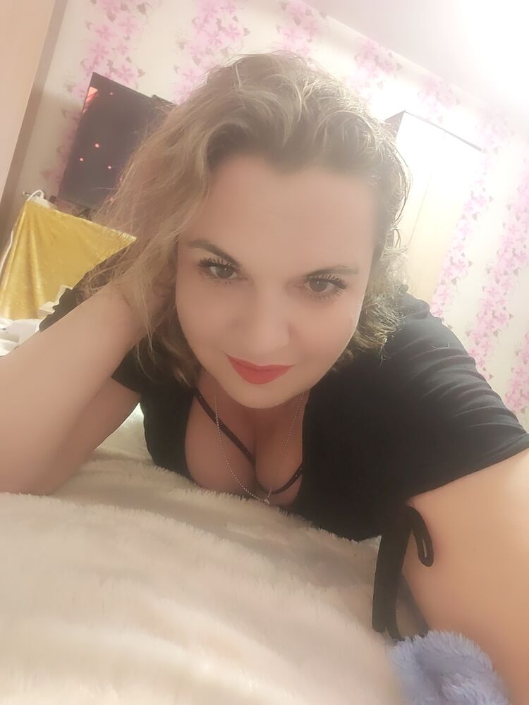  52915103  Elena, 43 ,    