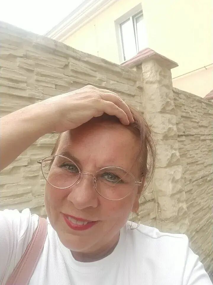  46940073  , 52 ,    
