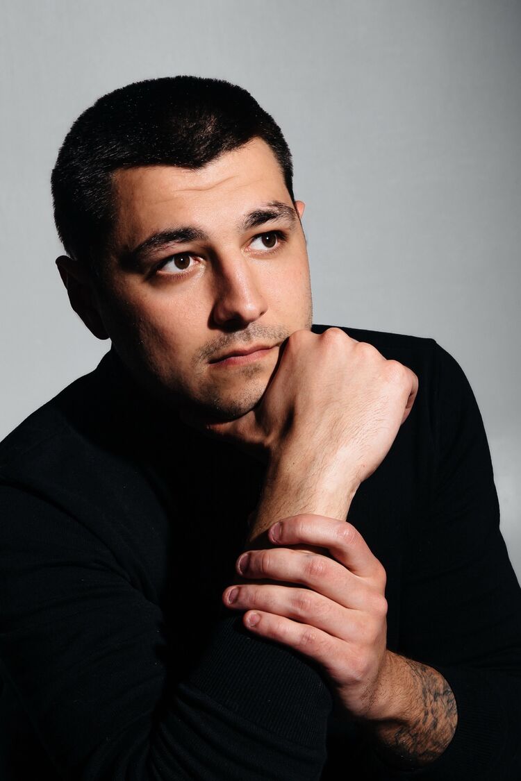  ,   Ivan, 29 ,   c 
