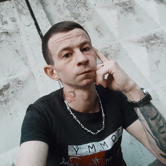  --,   Anton, 31 ,   ,   , c , 