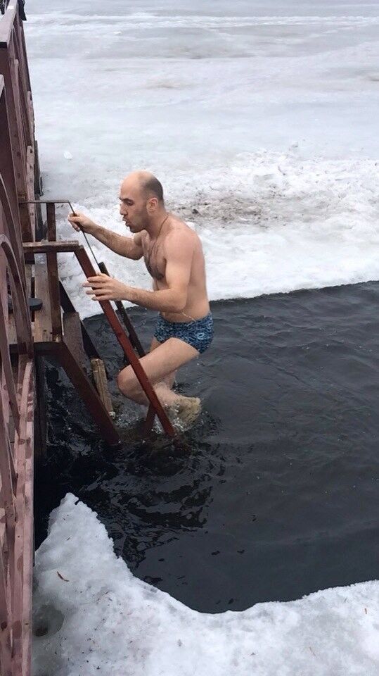  8324783  , 40 ,    