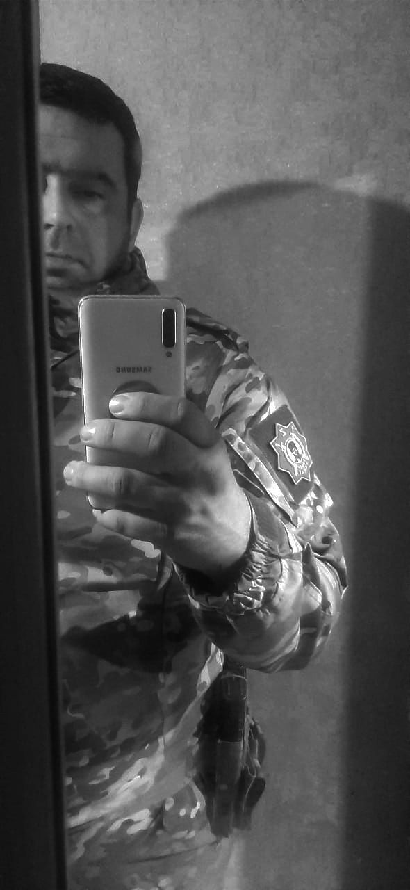  47688013  , 32 ,    