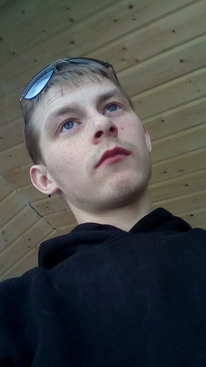 30477923  Alexander, 26 ,    
