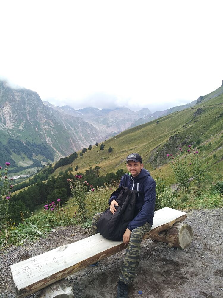 ,   Mikhail, 32 ,   ,   