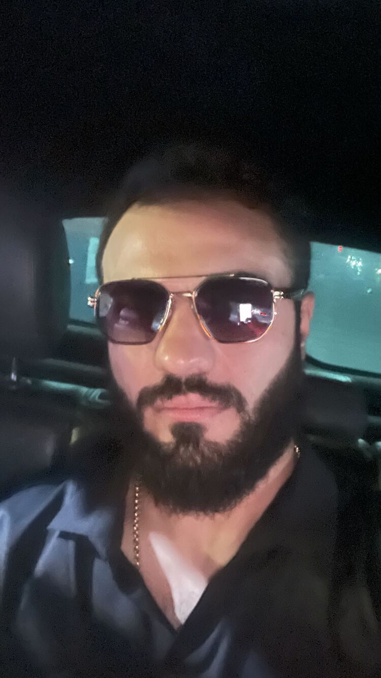  46912233  Arman, 30 ,    
