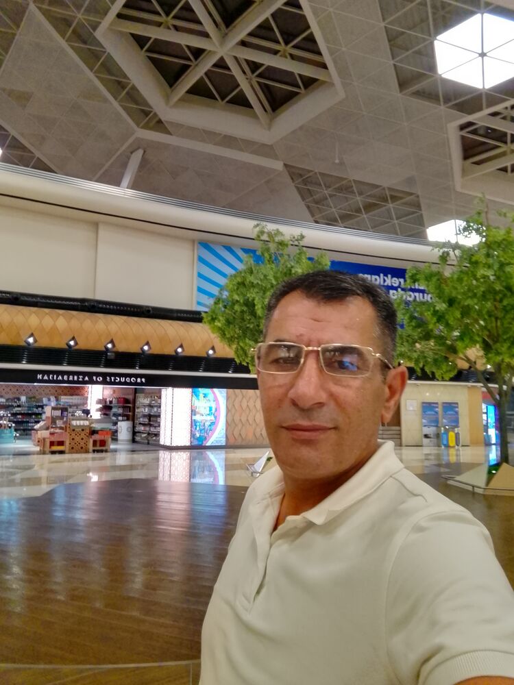  46493733  Resul, 48 ,    