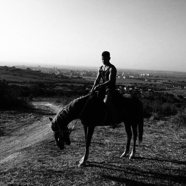  22204413  Genri, 27 ,    