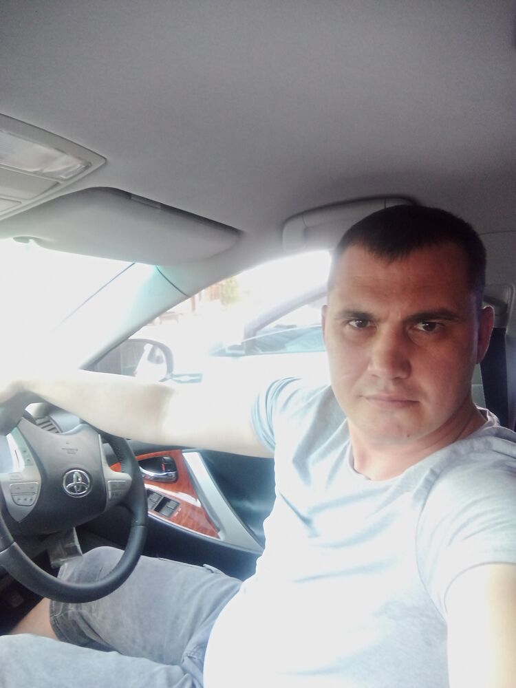  ,   Vladislav, 35 ,   ,   