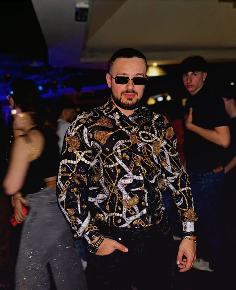  53775123  , 33 ,    --