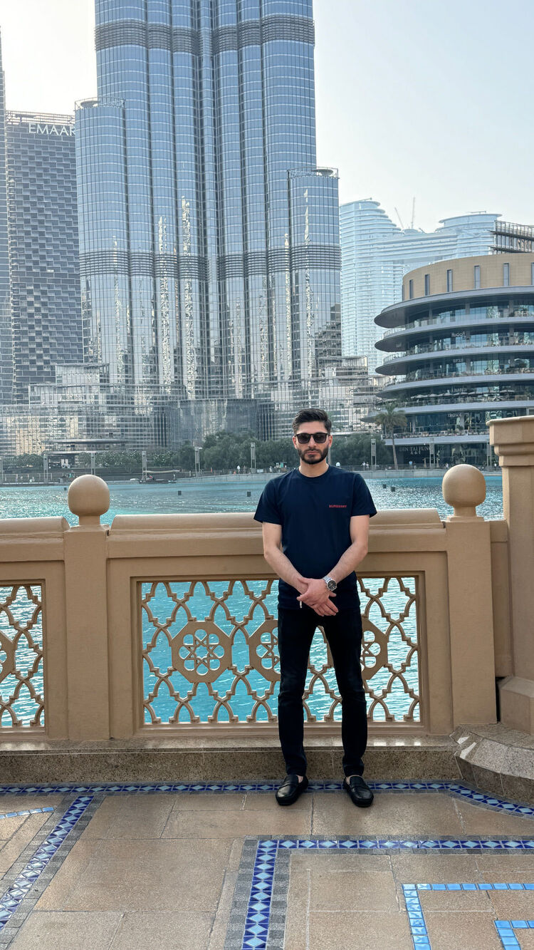  43614593  Sahin, 31 ,    Nuernberg