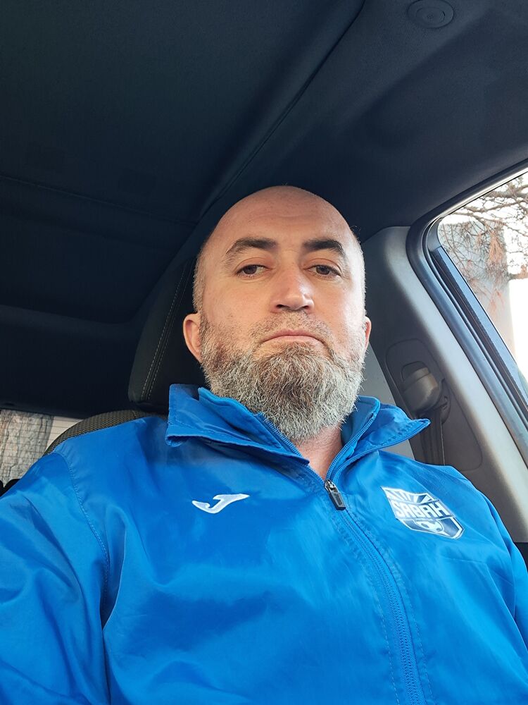  ,   Idris, 44 ,   ,   